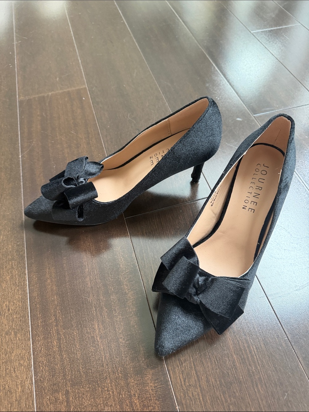 Journee Collection Black Satin Pointed Bow Kitten Heels 8